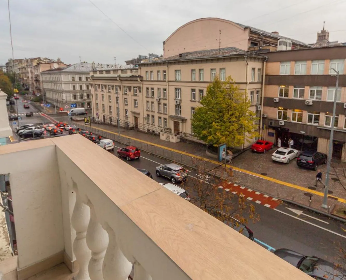 Дизайнерські Апартаменти У Центрі Біля Цуму Kyiv 0*,